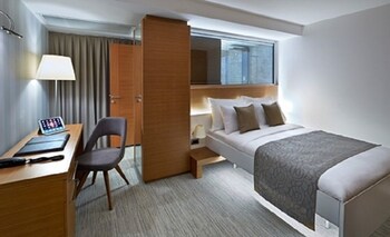 Executive French Room