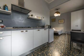 Family Studio (2 adults and 2 children)