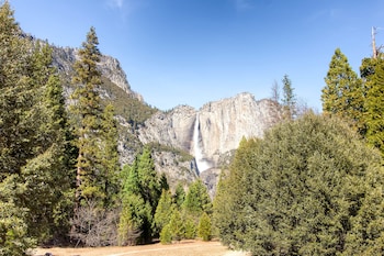 Yosemite Scenic Wonders - Bass Lake Area Yosemite Scenic Wonders - Bass Lake Area