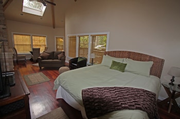 The Inn at Shasta Lake in Lakehead, California