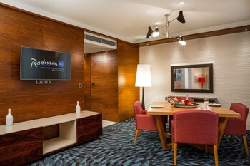 Junior Suite, 1 King Bed