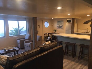 Ocean View Two Beds Fireplace Kitchen (stairs) #123