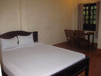 Family Room, Garden View