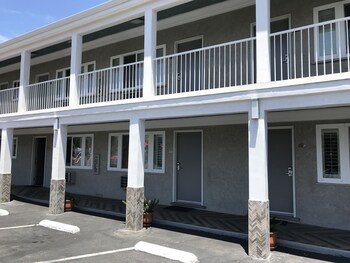 Hi View Inn & Suites in Los Angeles, California