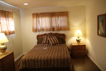 Comfy 3 Bedroom Home Comfy 3 Bedroom Home