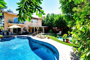 Sweet Dreams B&B in Los Angeles, California