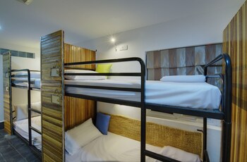 Wspólny pokój wieloosobowy Luxury, 1 sypialnia, widok na ogród, przy ogrodzie