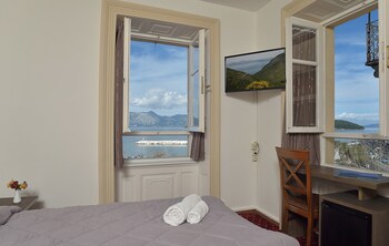 Standard Triple Room, Partial Sea View