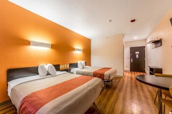 Standard Room, 1 King Bed, Non Smoking, Refrigerator & Microwave