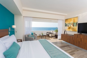 Superior Room, 1 King Bed, Ocean View