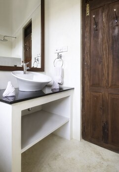 Luxury Twin Room, Ground Floor