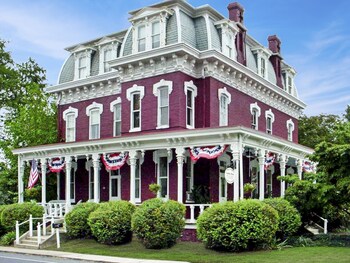 Lovelace Manor Bed & Breakfast in Lancaster, Pennsylvania