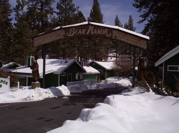 Big Bear Manor Spa Cabins Big Bear Manor Spa Cabins