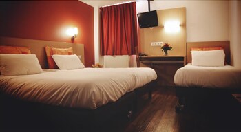 tarifs reservation hotels La Roseraie - Hotel & Restaurant