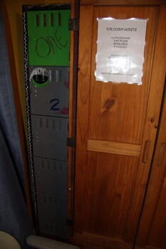 (10:00 PM Curfew), Shared Mixed Co-ed Dorm Room, 6 Beds (Bunk Style), Price per Adult, no key given