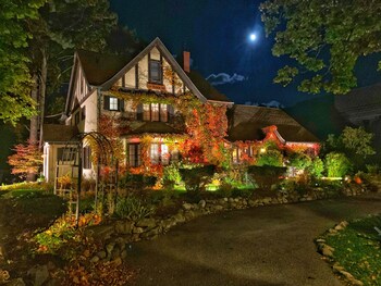 Ivy Manor Inn-Village Center Ivy Manor Inn-Village Center