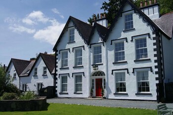 Coed Mawr Hall Coed Mawr Hall