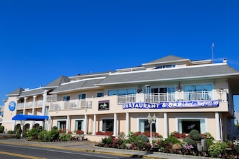 The White Sands Oceanfront Resort & Spa in Point Pleasant Beach, New Jersey