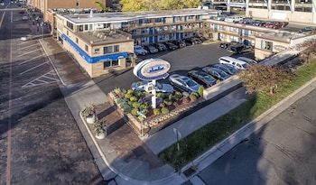 Voyageur Lakewalk Inn Voyageur Lakewalk Inn