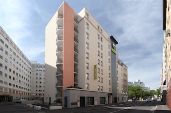 tarifs reservation hotels B&B Hotel Lyon Caluire Cité Internationale