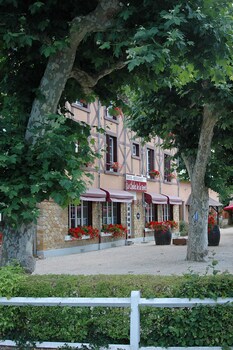 tarifs reservation hotels Hôtel Le Chalet de la Forêt