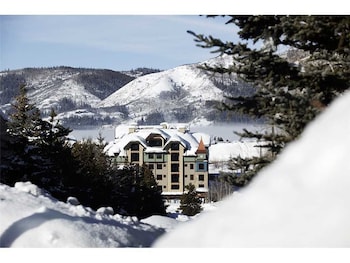Highmark Steamboat Springs - HM5B by RedAwning Highmark Steamboat Springs - HM5B by RedAwning