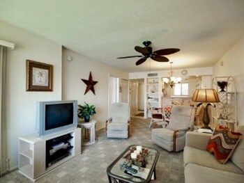 Runaway Bay Unit 279 by RedAwning Runaway Bay Unit 279 by RedAwning