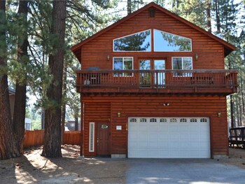 1010 Tahoe Island - 4 Br Home in South Lake Tahoe, California