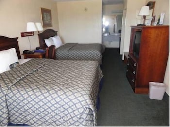Deluxe Inn Deluxe Inn