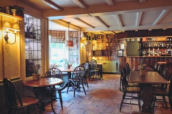 Hambro Arms Hambro Arms