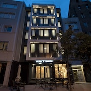 V 普拉斯塔克希姆飯店