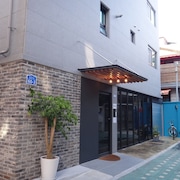 弘大區陽光丘陵青年旅舍
