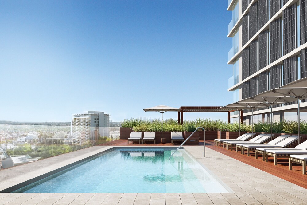 The Jeremy Hotel West Hollywood Ca 8490 Sunset 90069 Pool 1 Of 31