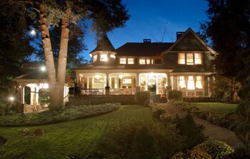The Black Walnut B & B Inn The Black Walnut B & B Inn