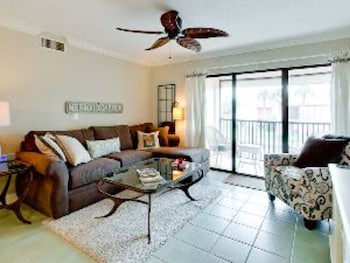 Hawk's Nest Runaway Bay Unit 272 by RedAwning Hawk's Nest Runaway Bay Unit 272 by RedAwning