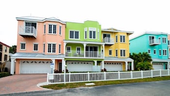South Beach Village 111 10th by RedAwning South Beach Village 111 10th by RedAwning