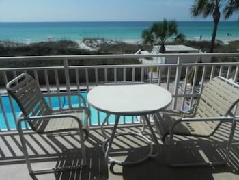 Club Bamboo South 122 by RedAwning Club Bamboo South 122 by RedAwning