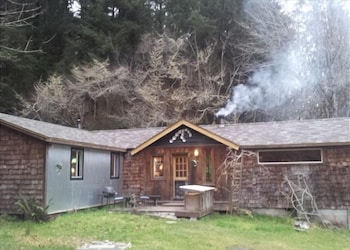 Stone Lagoon Gaze hike to Beach 2 Br cabin by RedAwning Stone Lagoon Gaze hike to Beach 2 Br cabin by RedAwning