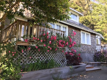 Captain John's Cannon Beach 4 Br home by RedAwning Captain John's Cannon Beach 4 Br home by RedAwning