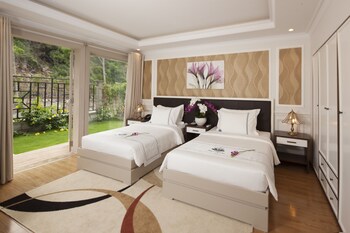 Junior Suite Twin Bed