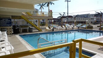 Golden Rail Motel in North Wildwood, New Jersey