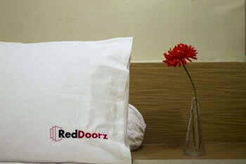RedDoorz Deluxe Room