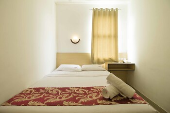 RedDoorz @ Alam Sutera RedDoorz @ Alam Sutera