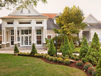 Global Luxury Suites at Waltham in Waltham, Massachusetts