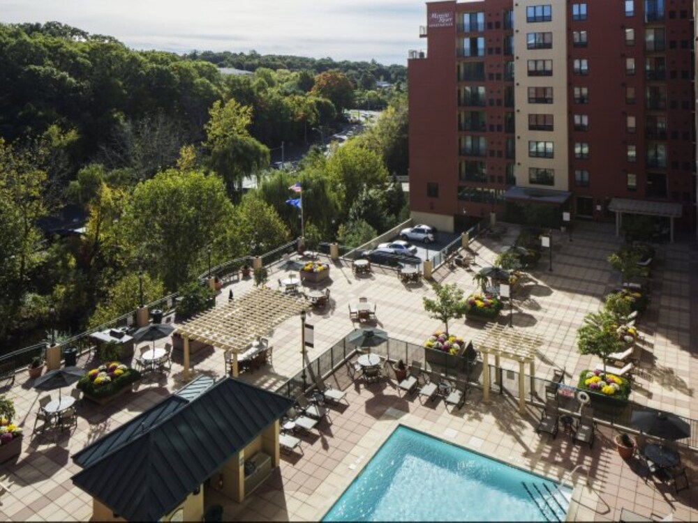 Oakwood At Merritt River Norwalk Ct 399 Main 06851 Hotel 1 Of 38