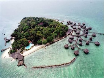 Pulau Ayer Resort and Cottages