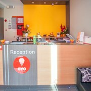 圖恩拉薩克路 OYO 飯店