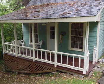 Blue Crystal Hideaway in Eureka Springs, Arkansas