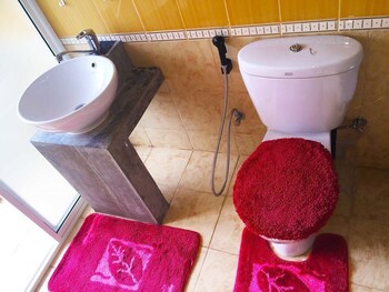 Bungalow, widok na dziedziniec