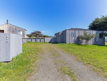 Sea Cottage by RedAwning in Sea Ranch, California